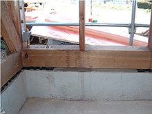 ネオマフォーム外張り断熱施工&rarr;床・基礎の気密と断熱１