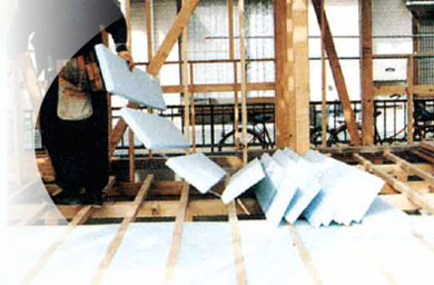 連結テープで一坪分を一体化した画期的な施工スタイルの床断熱木造住宅用スタイロフォーム「パタパタ」の写真