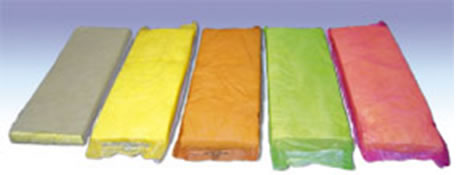 グラスウール断熱材「マットエース」は厚さ別着色ポリ表示です。