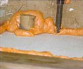酒井商会 防蟻成分含有ウレタンフォームエアゾール式現場簡易発泡タイプ　1液型三井化学産資製「防蟻フォーム」の用途基礎内部配管