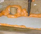 酒井商会 防蟻成分含有ウレタンフォームエアゾール式現場簡易発泡タイプ　1液型三井化学産資製「防蟻フォーム」の用途基礎内部配管